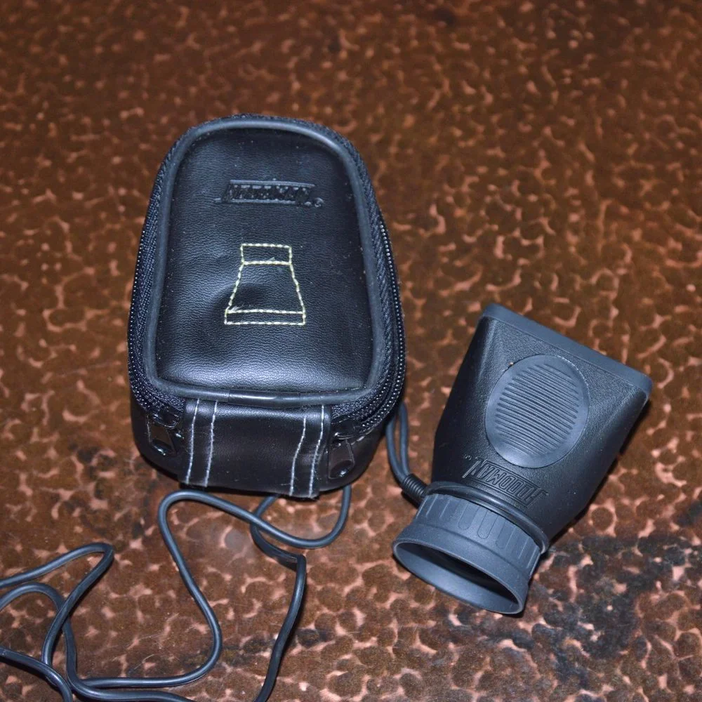 Hoodman Hoodloupe with neck strap and carry case
